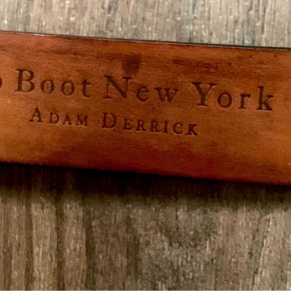 Sleek Black Belt - Picture 7 of 9